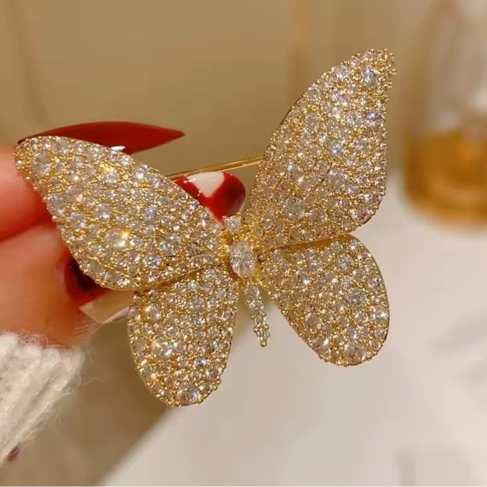 Elegant Gold Butterfly Brooch